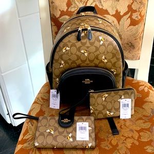 💯 authentic Coach bee backpack, wristlet and wallet